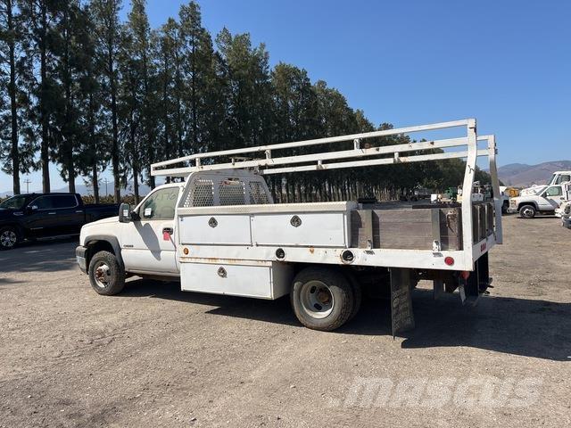 Chevrolet 3500 Ciężarówki typu Platforma / Skrzynia