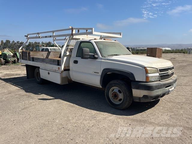 Chevrolet 3500 Ciężarówki typu Platforma / Skrzynia