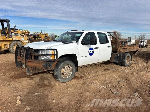 Chevrolet 3500 Ciężarówki typu Platforma / Skrzynia