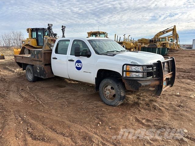 Chevrolet 3500 Ciężarówki typu Platforma / Skrzynia