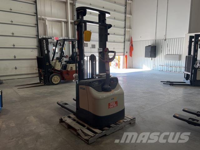 Crown ES 4000 Samojezdne maszyny do załadunku