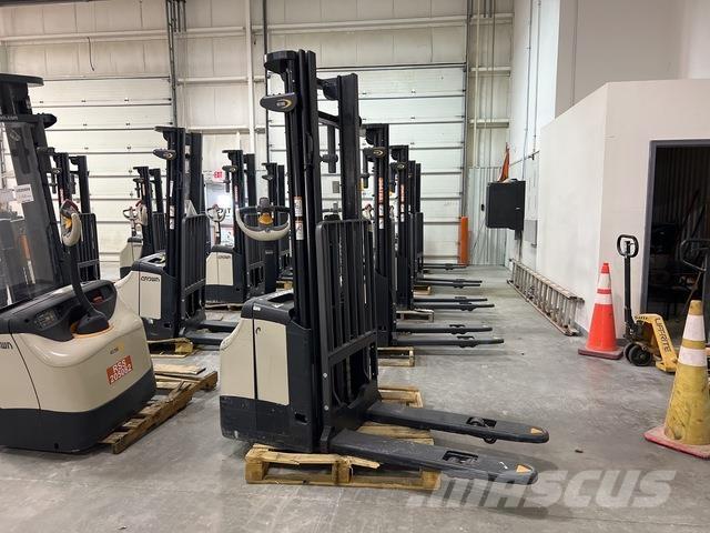 Crown ES 4000 Samojezdne maszyny do załadunku