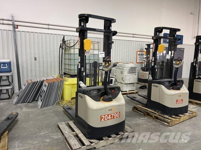 Crown ES 4000 Samojezdne maszyny do załadunku