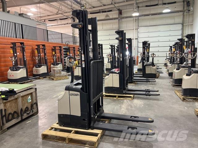 Crown ES 4000 Samojezdne maszyny do załadunku