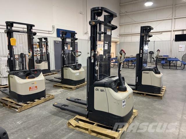 Crown ES 4000 Samojezdne maszyny do załadunku