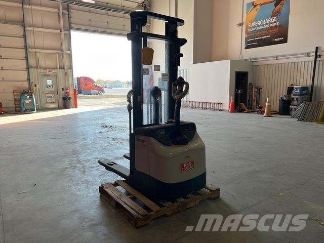 Crown ES 4000 Samojezdne maszyny do załadunku