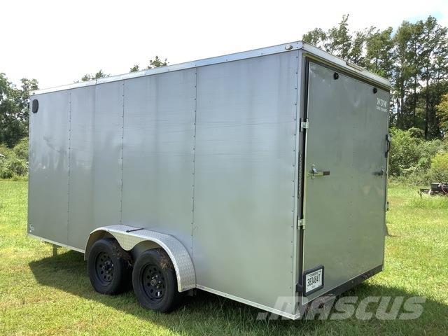  D and A Custom Przyczepy ze skrzynią zamkniętą