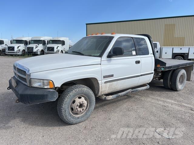 Dodge Ram 3500 Ciężarówki typu Platforma / Skrzynia