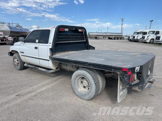 Dodge Ram 3500 Ciężarówki typu Platforma / Skrzynia