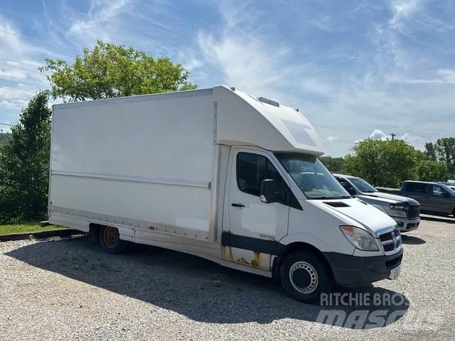 Dodge Sprinter Samochody dostawcze ze skrzynią zamkniętą
