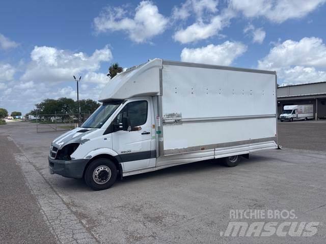 Dodge Sprinter Samochody ciężarowe ze skrzynią zamkniętą