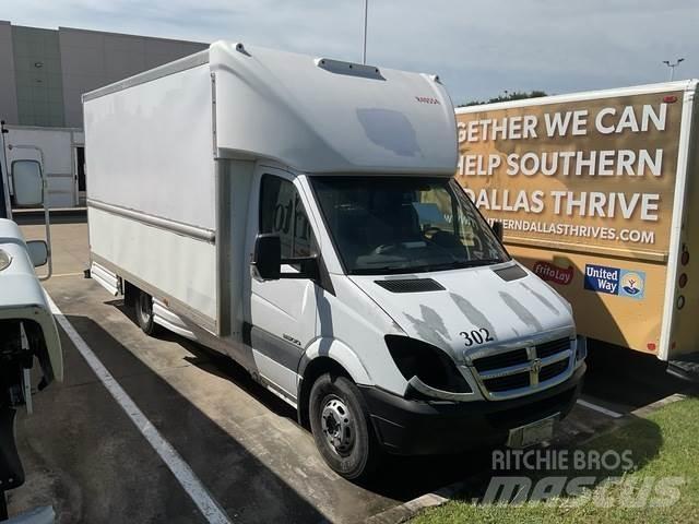 Dodge Sprinter Samochody dostawcze ze skrzynią zamkniętą