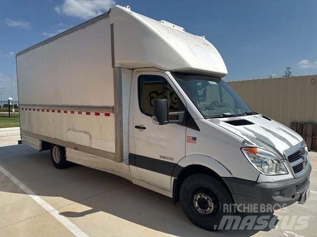 Dodge Sprinter Samochody dostawcze ze skrzynią zamkniętą