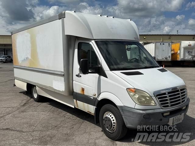 Dodge Sprinter Samochody dostawcze ze skrzynią zamkniętą