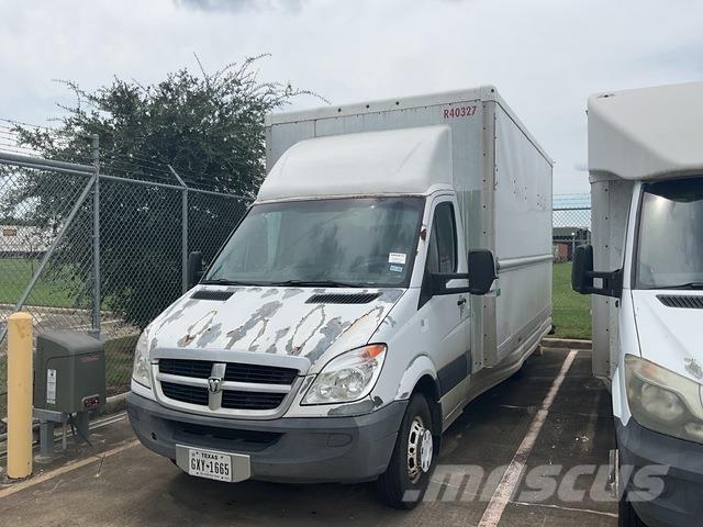 Dodge Sprinter Samochody dostawcze ze skrzynią zamkniętą