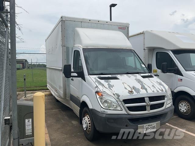 Dodge Sprinter Samochody dostawcze ze skrzynią zamkniętą