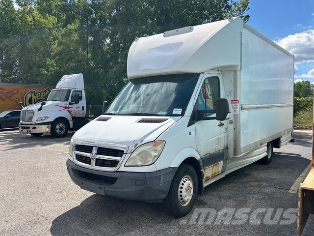 Dodge Sprinter Samochody dostawcze ze skrzynią zamkniętą