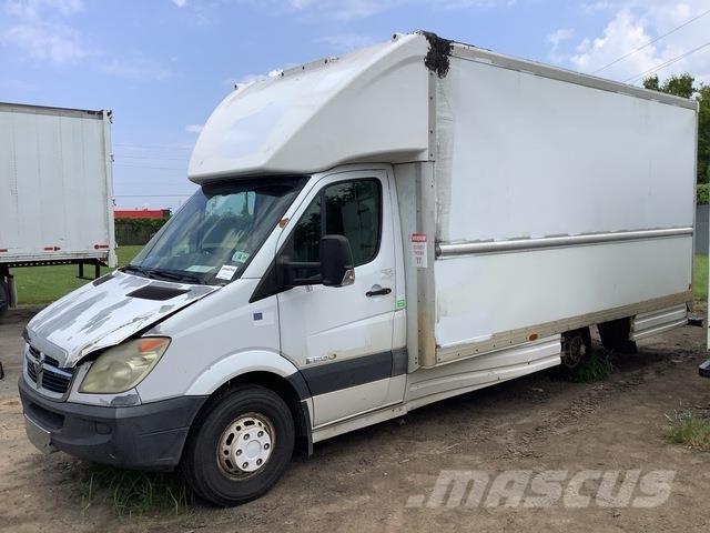 Dodge Sprinter Samochody dostawcze ze skrzynią zamkniętą