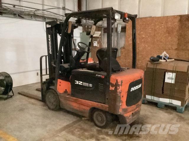Doosan BC32S-5 Wózki elektryczne