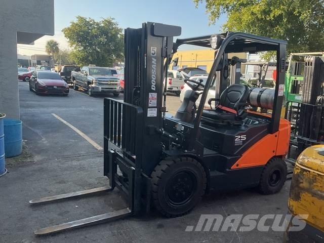 Doosan G25E-7 Maszyny budowlane - Inne