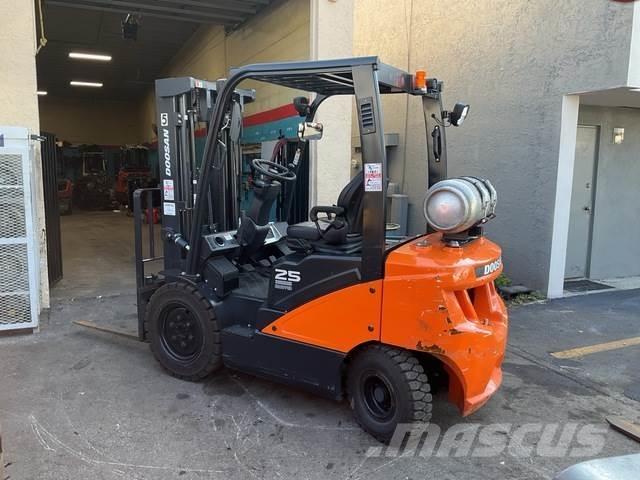 Doosan G25E-7 Maszyny budowlane - Inne