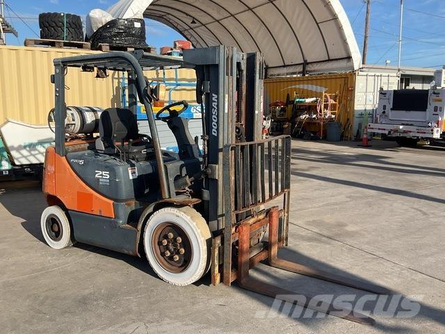 Doosan G25P-5 Maszyny budowlane - Inne