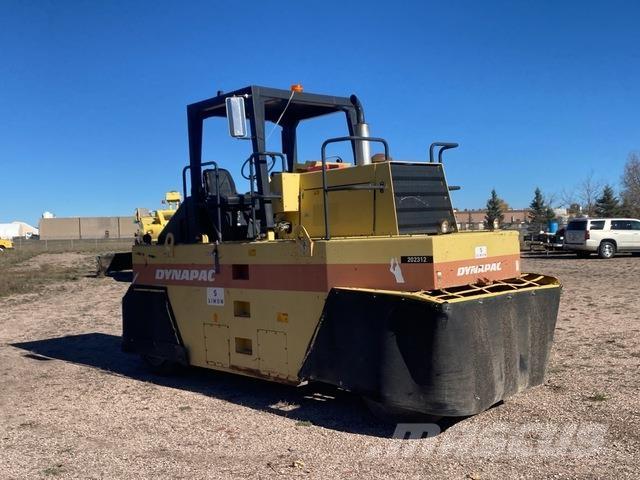 Dynapac CP221 Walce ogumione