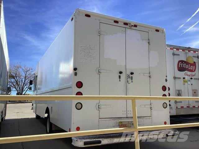 Ford  Samochody dostawcze ze skrzynią zamkniętą