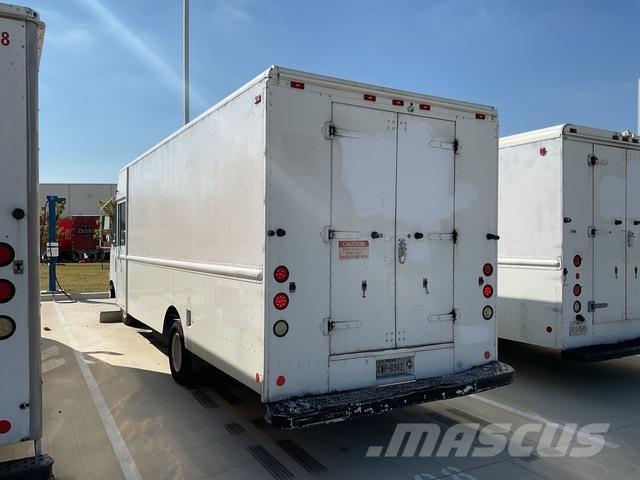 Ford  Samochody dostawcze ze skrzynią zamkniętą