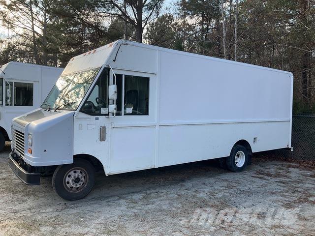 Ford  Samochody dostawcze ze skrzynią zamkniętą