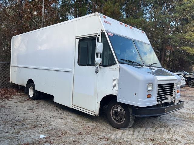 Ford  Samochody dostawcze ze skrzynią zamkniętą