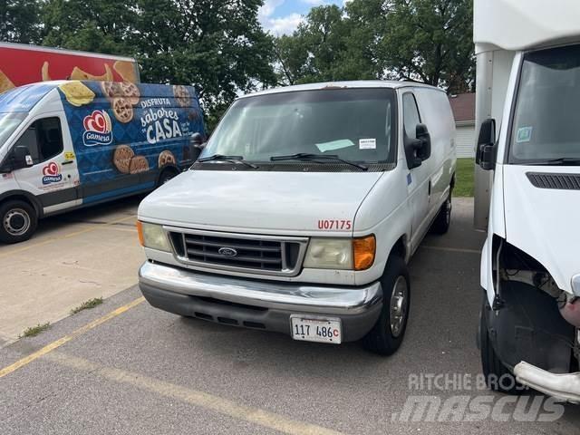 Ford E-150 Busy / Vany