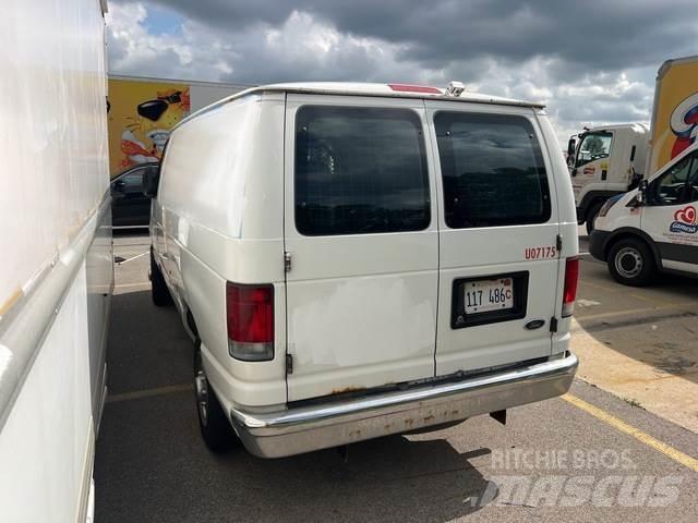 Ford E-150 Busy / Vany