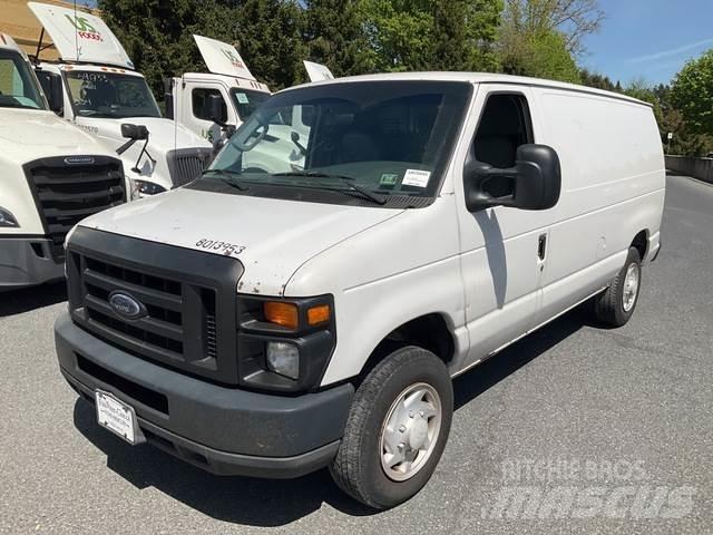 Ford E-150 Busy / Vany