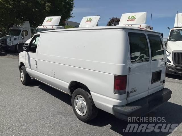 Ford E-150 Busy / Vany