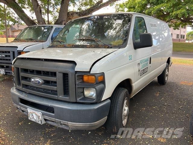 Ford E-150 Busy / Vany