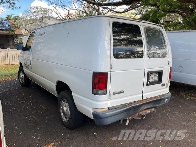 Ford E-150 Busy / Vany