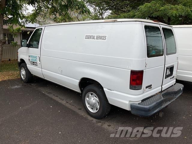 Ford E-150 Busy / Vany