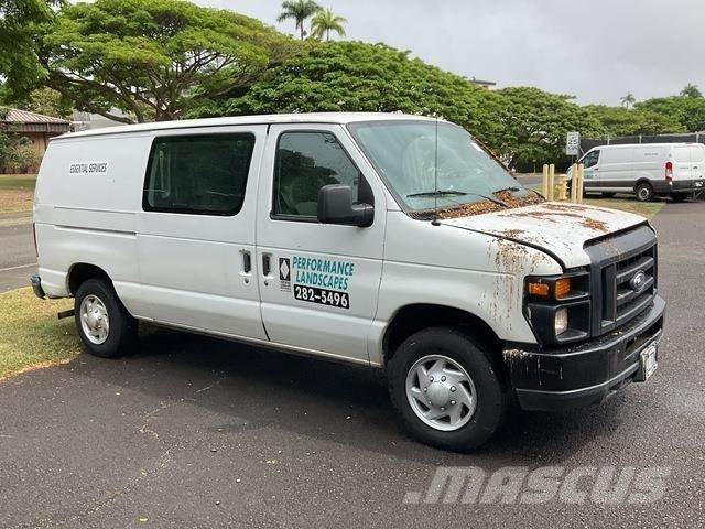 Ford E-150 Busy / Vany