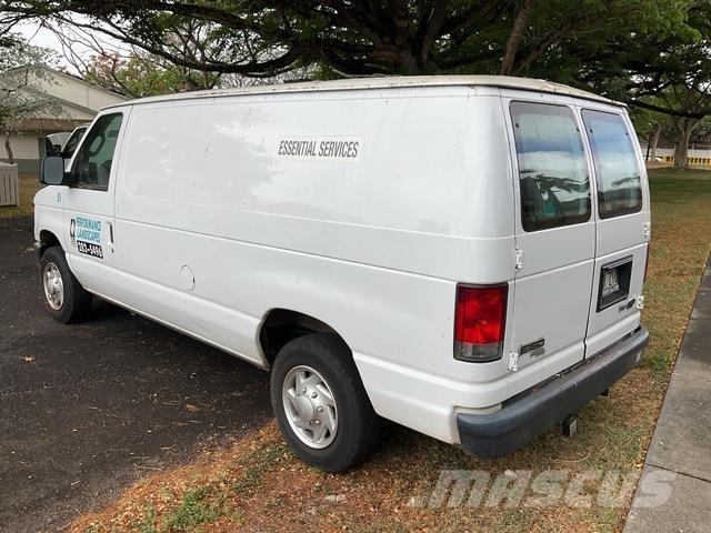 Ford E-150 Busy / Vany