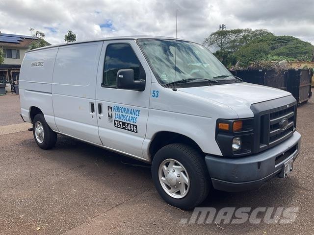 Ford E-150 Busy / Vany