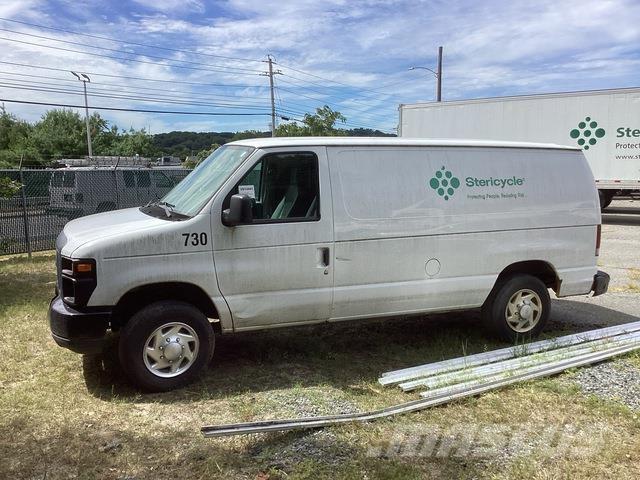 Ford E-150 Busy / Vany