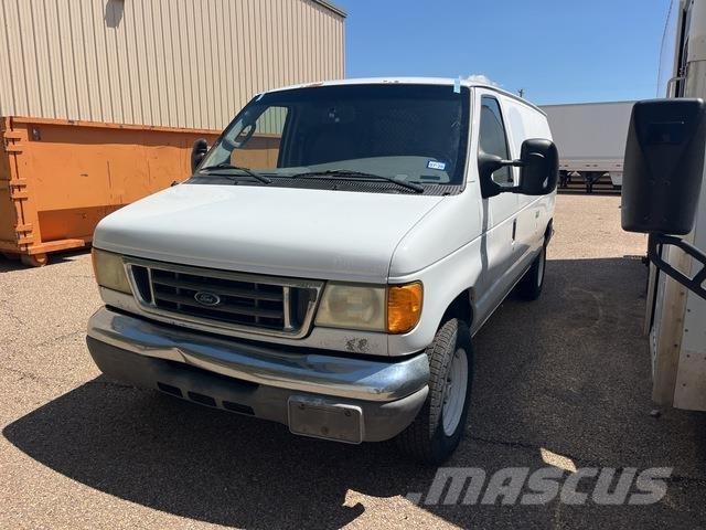 Ford E-150 Busy / Vany