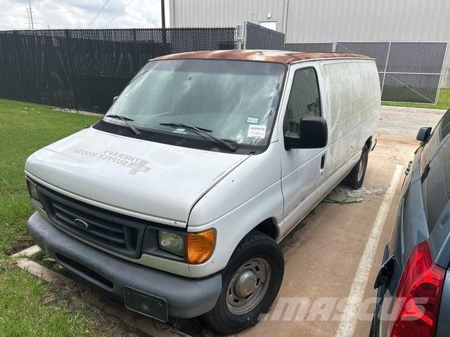 Ford E-150 Busy / Vany