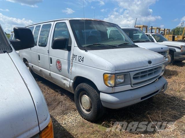Ford E-150 Samochody osobowe