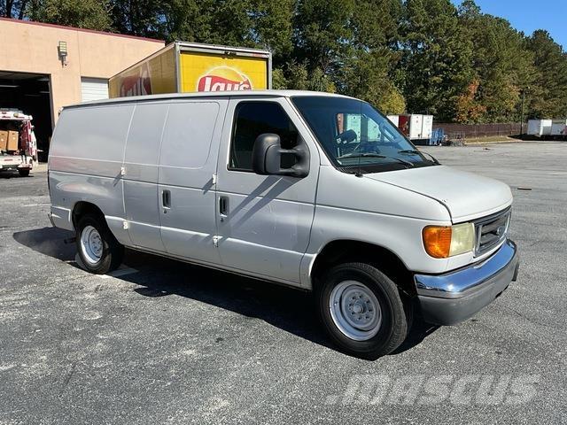 Ford E-150 Busy / Vany