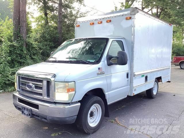 Ford E-250 Busy / Vany