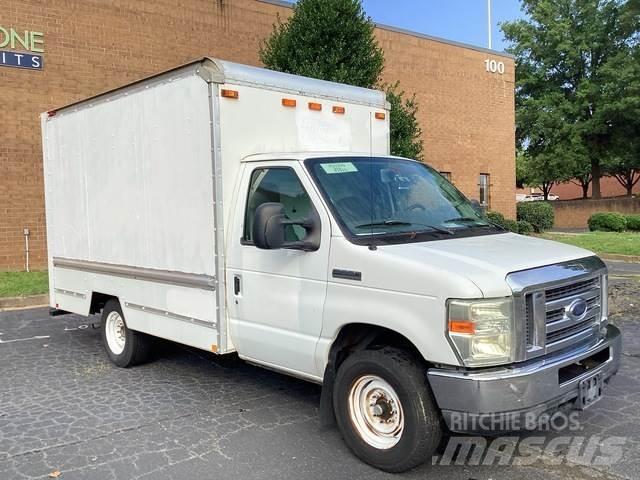 Ford E-250 Busy / Vany