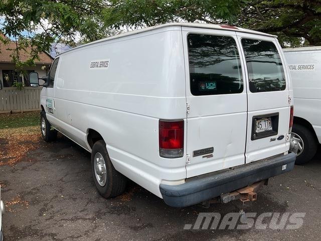 Ford E-250 Busy / Vany