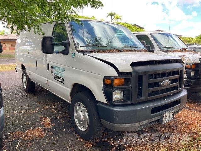 Ford E-250 Busy / Vany